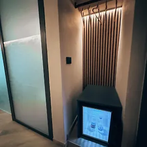 https://talking-stones-bb.hotelitalianriviera.com